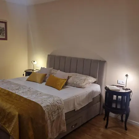 La-la Gostinjska kuća 3*